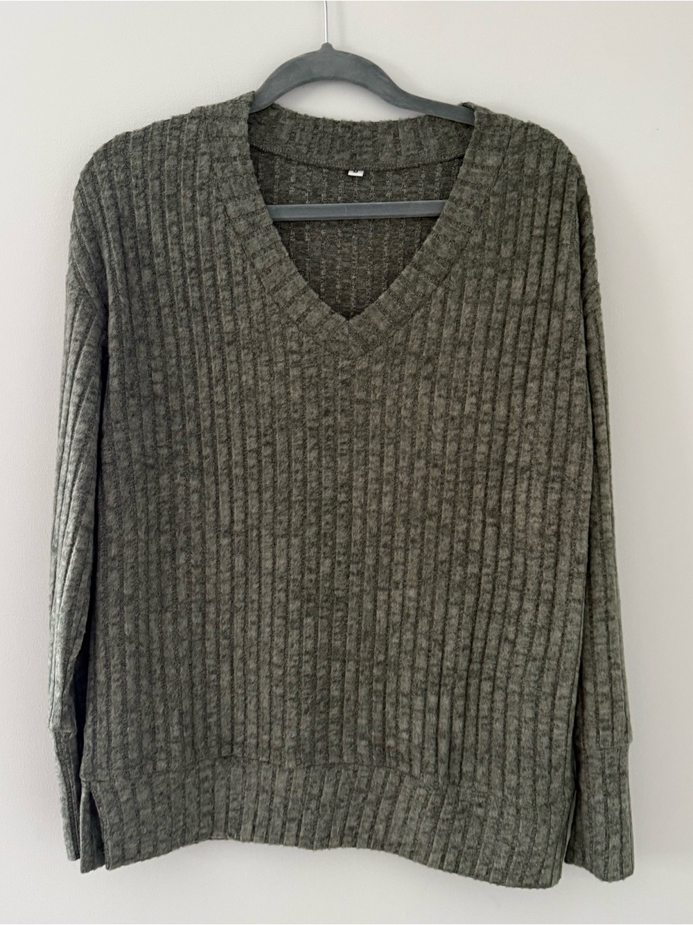 Women's Ribbed V-Neck Sweater in Gray